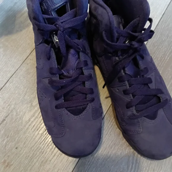 Jordan Deep Purple Men's Sneakers - Picture 2 of 2